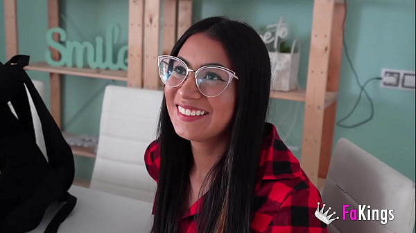 Lara Rey Begs for Anal Sex Debut with Edu Sanchez at FAKings